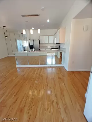 Photo #1: 2444507 Listing 