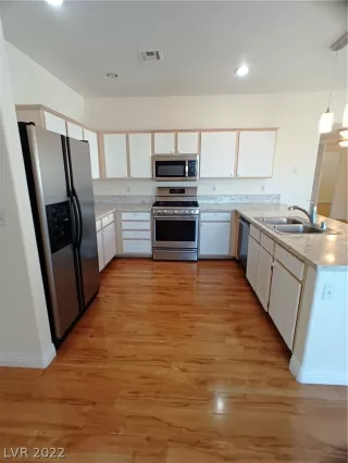 Photo #2: 2444507 Listing 