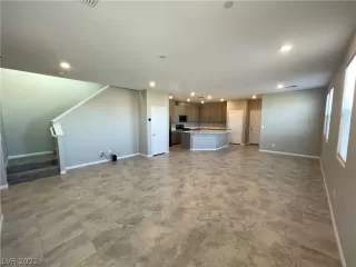 Photo #4: 2444519 Listing 