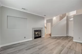 Photo #3: 2444569 Listing