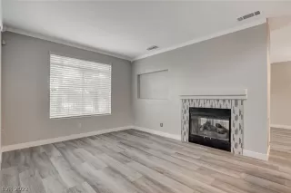 Photo #4: 2444569 Listing