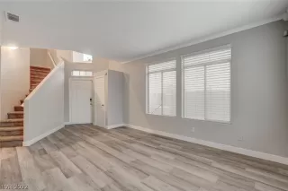 Photo #5: 2444569 Listing