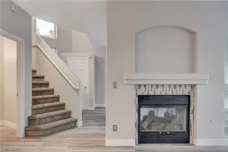 Photo #6: 2444569 Listing