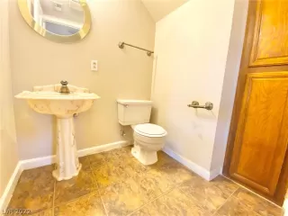 Photo #6: 2444600 Listing 