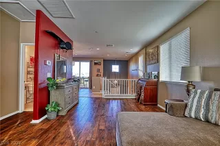 Photo #5: 2444628 Listing