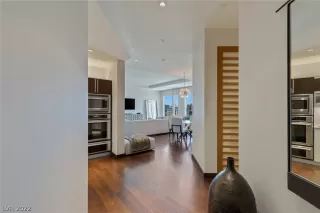 Photo #1: 2444633 Listing 