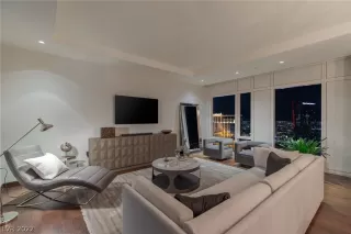 Photo #6: 2444633 Listing 