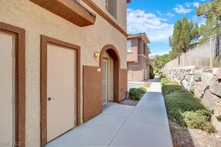 Photo #3: 2444731 Listing