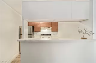 Photo #4: 2444827 Listing 