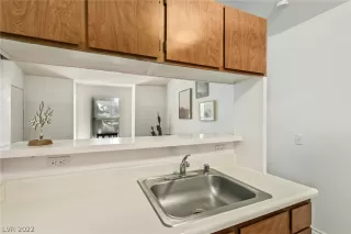 Photo #6: 2444827 Listing 