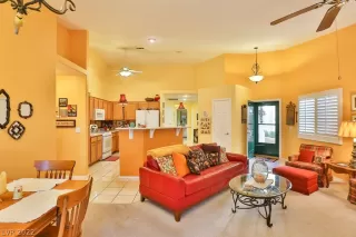 Photo #4: 2444847 Listing