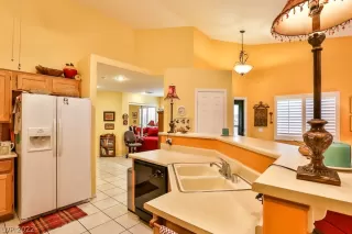 Photo #5: 2444847 Listing