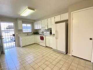 Photo #2: 2444848 Listing 