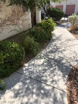 Photo #3: 2444849 Listing