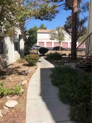 Photo #4: 2444849 Listing