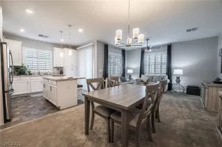 Photo #5: 2444867 Listing