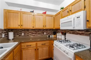 Photo #5: 2444879 Listing 