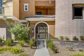 Photo #1: 2444880 Listing