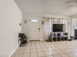 Photo #2: 2444895 Listing 