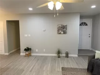 Photo #4: 2444907 Listing