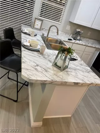 Photo #6: 2444907 Listing