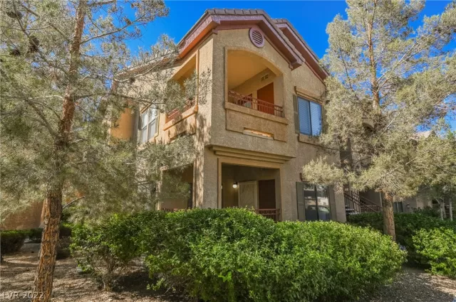 MLS: 2444935 Condo For Sale