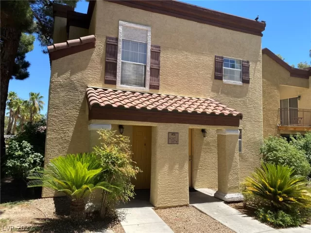 MLS: 2444940 Condo For Sale