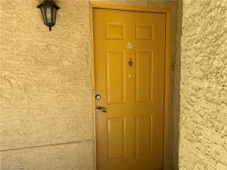 Photo #1: 2444940 Listing