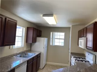 Photo #3: 2444940 Listing