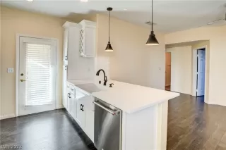 Photo #2: 2444947 Listing 