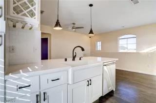 Photo #3: 2444947 Listing 