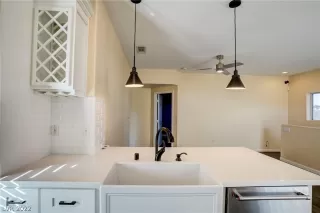 Photo #4: 2444947 Listing 