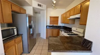 Photo #4: 2444982 Listing 