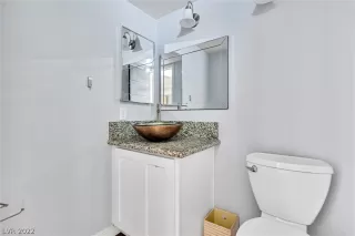 Photo #6: 2444987 Listing