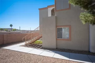 Photo #2: 2445002 Listing