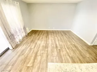 Photo #5: 2445010 Listing 