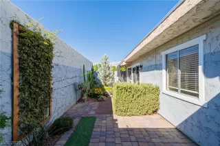 Photo #4: 2445020 Listing 