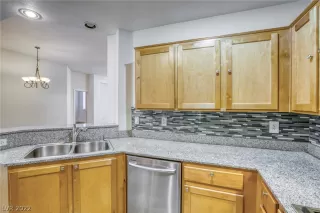 Photo #4: 2445043 Listing 