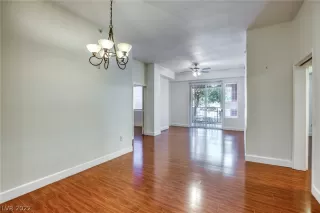 Photo #5: 2445043 Listing 