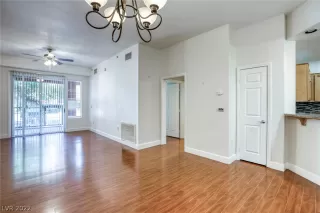 Photo #6: 2445043 Listing 