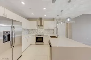 Photo #3: 2445083 Listing 