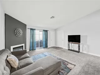 Photo #1: 2445092 Listing 