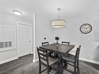 Photo #4: 2445092 Listing 