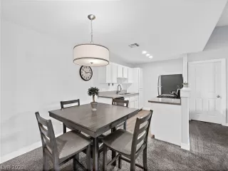 Photo #5: 2445092 Listing 