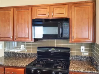 Photo #3: 2445104 Listing