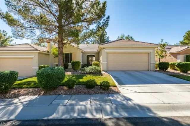 MLS: 2445132 Condo For Sale