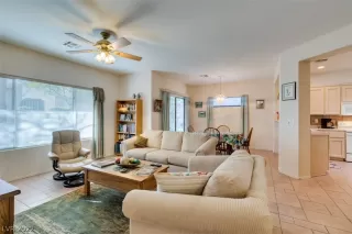 Photo #5: 2445132 Listing 