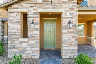 Photo #4: 2445137 Listing 