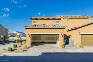 Photo #5: 2445137 Listing 