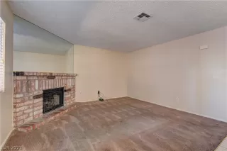 Photo #4: 2445173 Listing